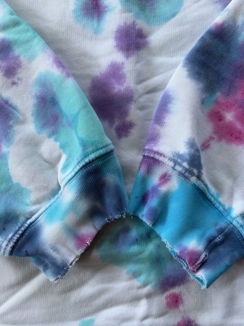 Nike Tie Dye Women's Crewneck Sweatshirt Pullover White Blue Purple Pink Swoosh - Picture 3 of 5